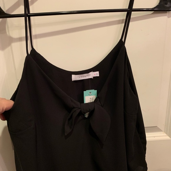 Black top - Picture 2 of 4